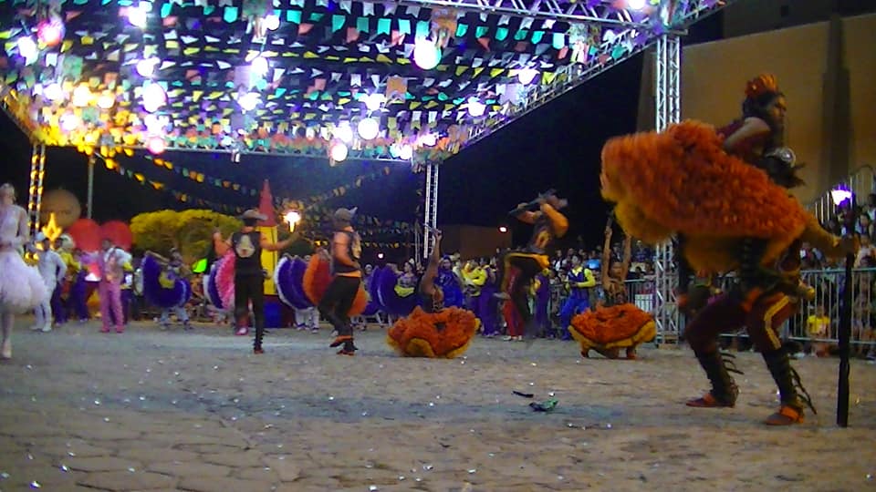 Com criatividade prefeitura de Barras realiza Festival Folclórico - Imagem 8