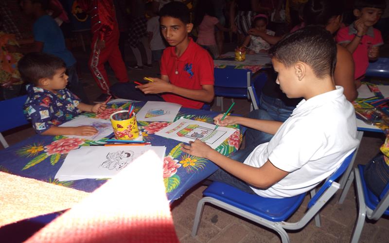 Público prestigia primeira noite do Encontro de Folguedos na Praça Manoel Nogueira Lima  - Imagem 6