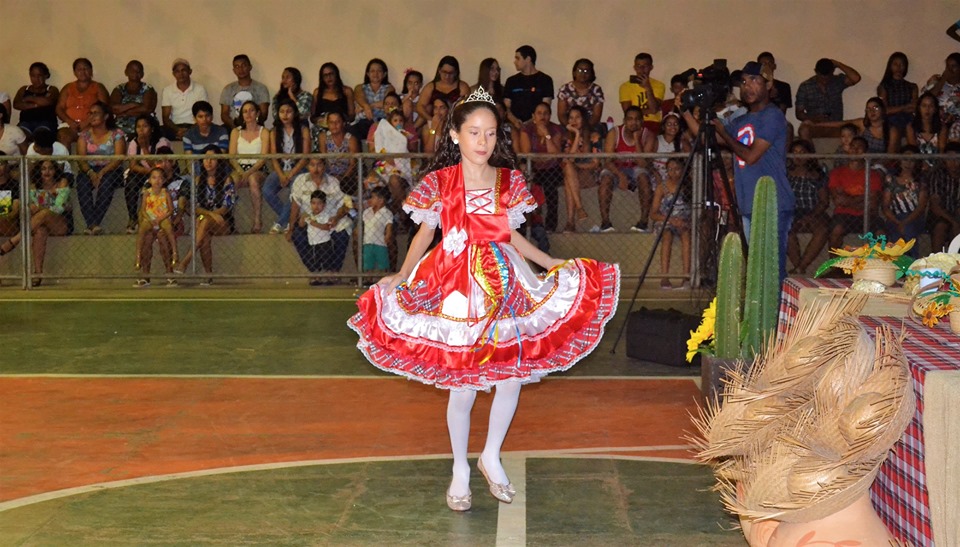 Prefeitura municipal realiza a primeira noite do arraiá da cidade de Joaquim Pires - Imagem 15