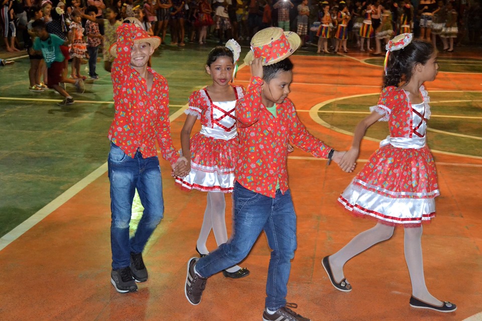 Prefeitura municipal realiza a primeira noite do arraiá da cidade de Joaquim Pires - Imagem 48