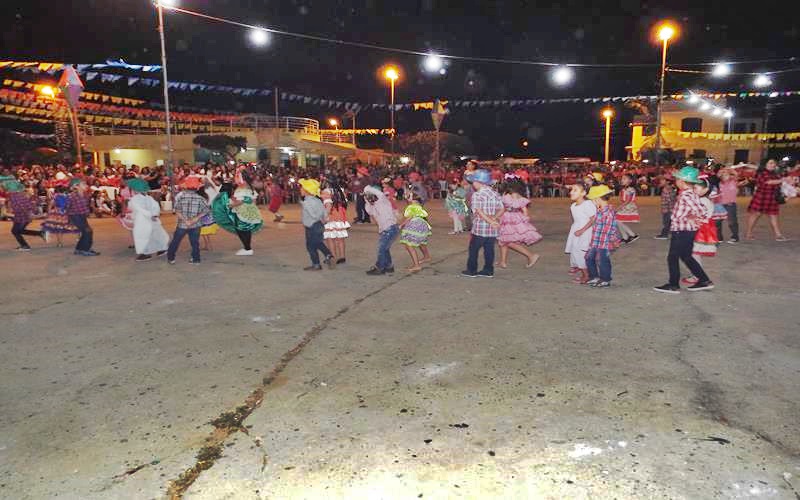 Público prestigia primeira noite do Encontro de Folguedos na Praça Manoel Nogueira Lima  - Imagem 46