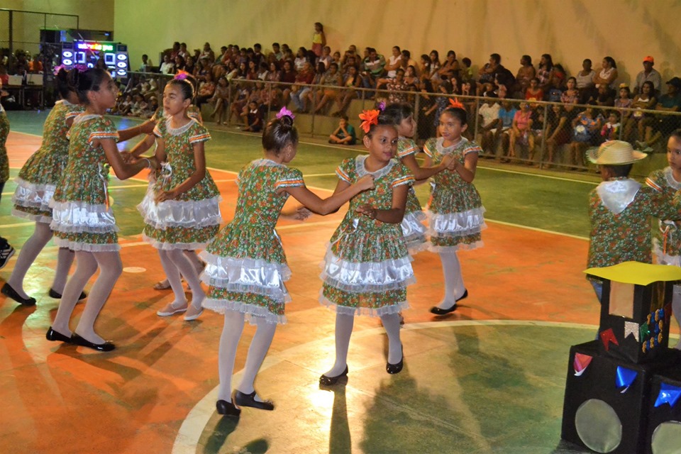 Prefeitura municipal realiza a primeira noite do arraiá da cidade de Joaquim Pires - Imagem 44
