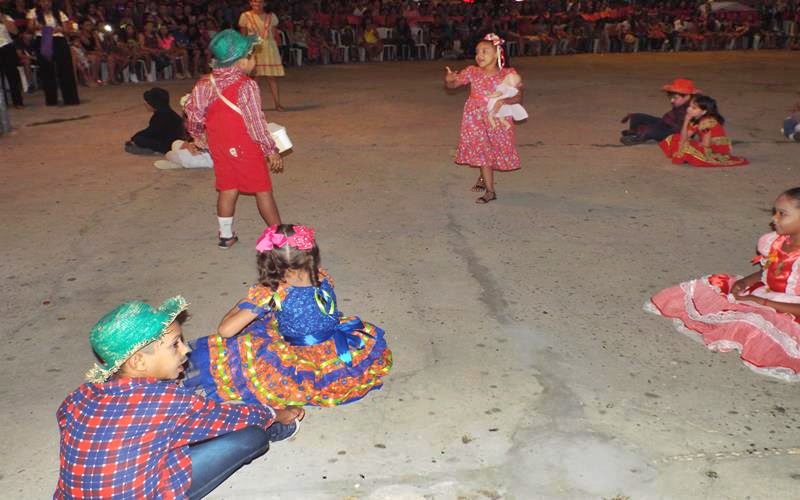 Público prestigia primeira noite do Encontro de Folguedos na Praça Manoel Nogueira Lima  - Imagem 50