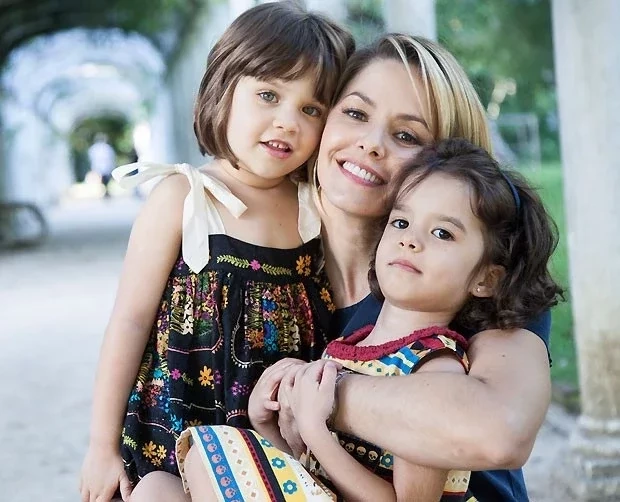 Saiba quais famosos são pais de gêmeos ou trigêmeos - imagem 656