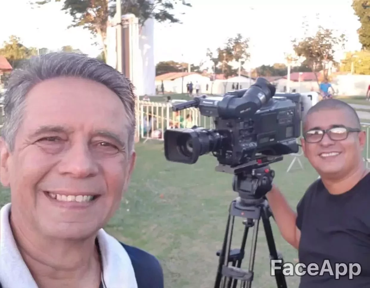 Entrando na onda: Veja apresentadores da TVMN com "filtro de idoso" - imagem 740