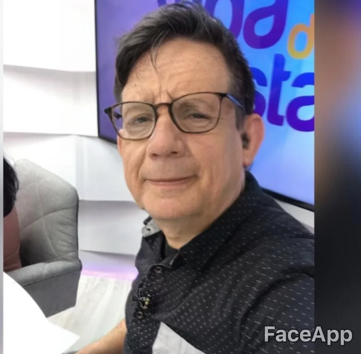 Entrando na onda: Veja apresentadores da TVMN com "filtro de idoso" - imagem 752