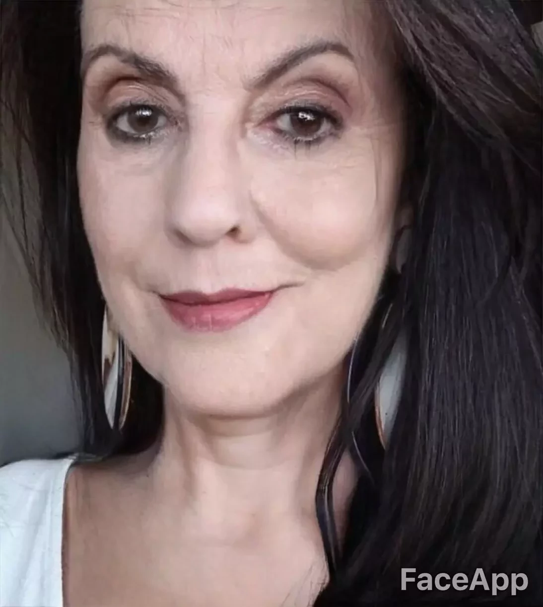 Entrando na onda: Veja apresentadores da TVMN com "filtro de idoso" - imagem 746