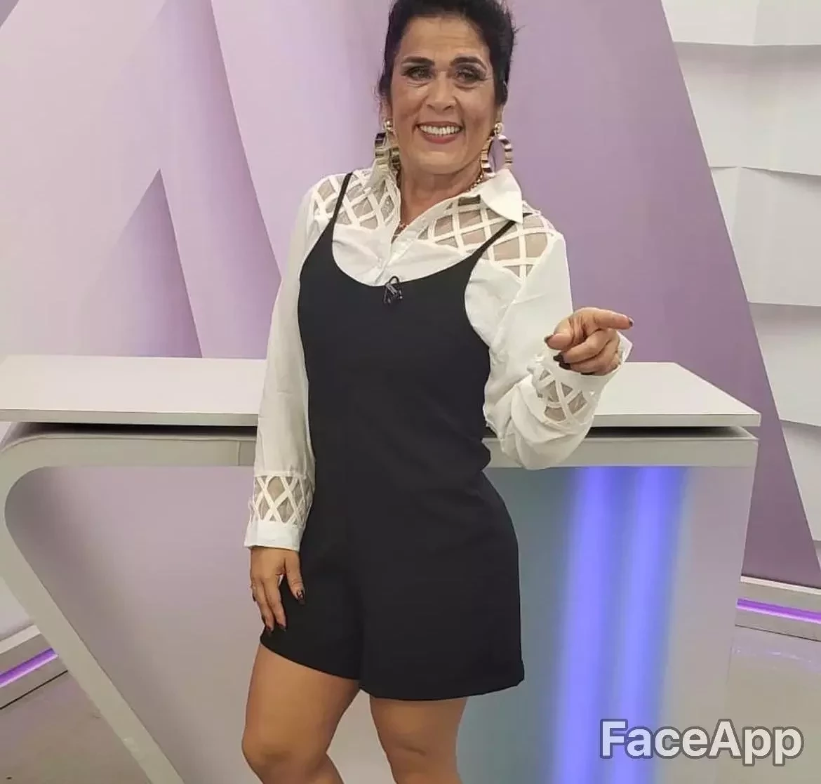 Entrando na onda: Veja apresentadores da TVMN com "filtro de idoso" - imagem 753