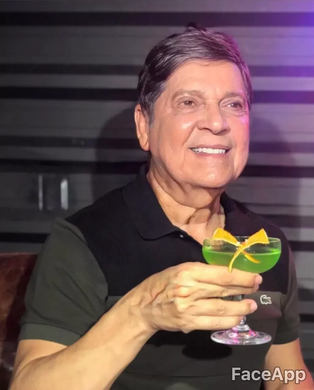 Entrando na onda: Veja apresentadores da TVMN com "filtro de idoso" - imagem 738