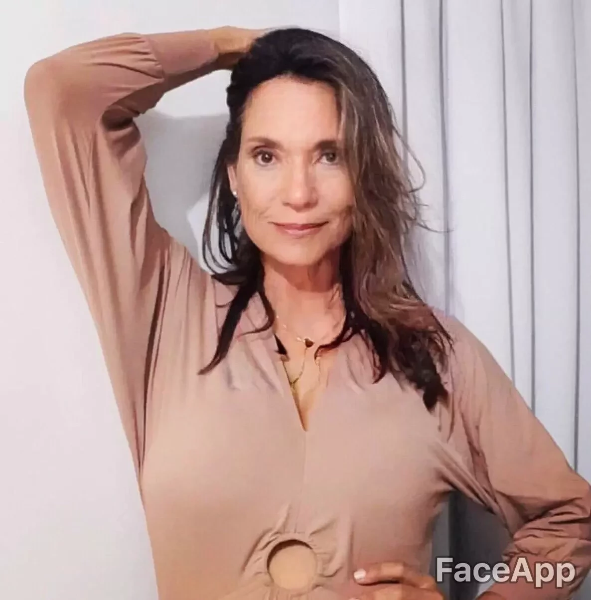 Entrando na onda: Veja apresentadores da TVMN com "filtro de idoso" - imagem 737