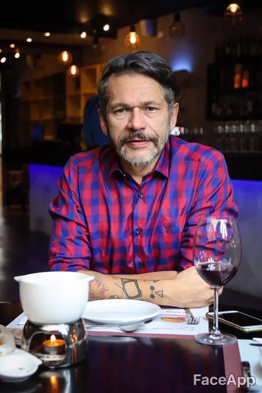 Entrando na onda: Veja apresentadores da TVMN com "filtro de idoso" - imagem 733