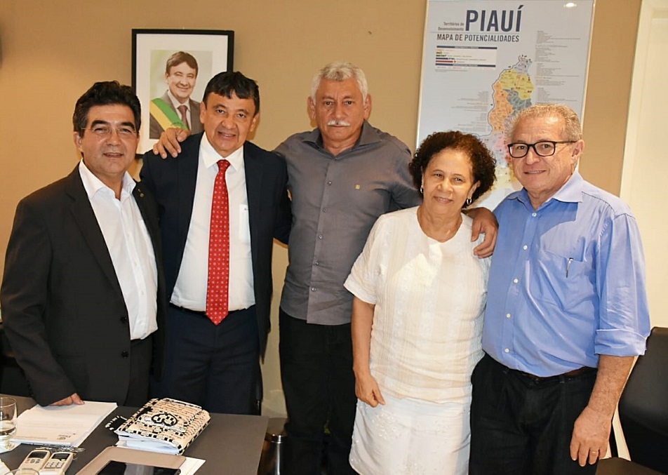 Governador assina convênio para N. S. dos Remédios  - Imagem 3