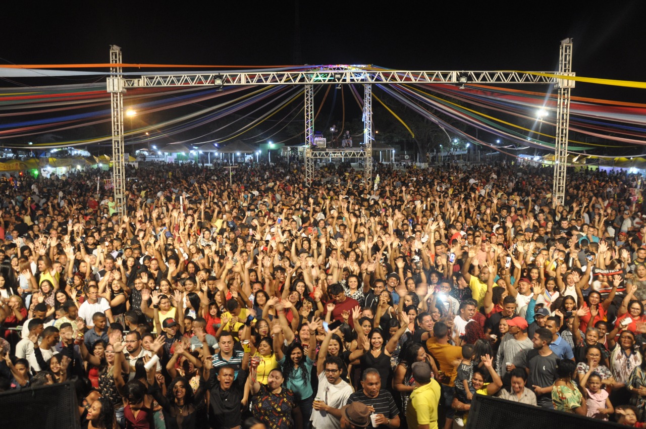 Momentos inesquecíveis em 5a noite da 19a Semana Cultural em Monsenhor Gil 