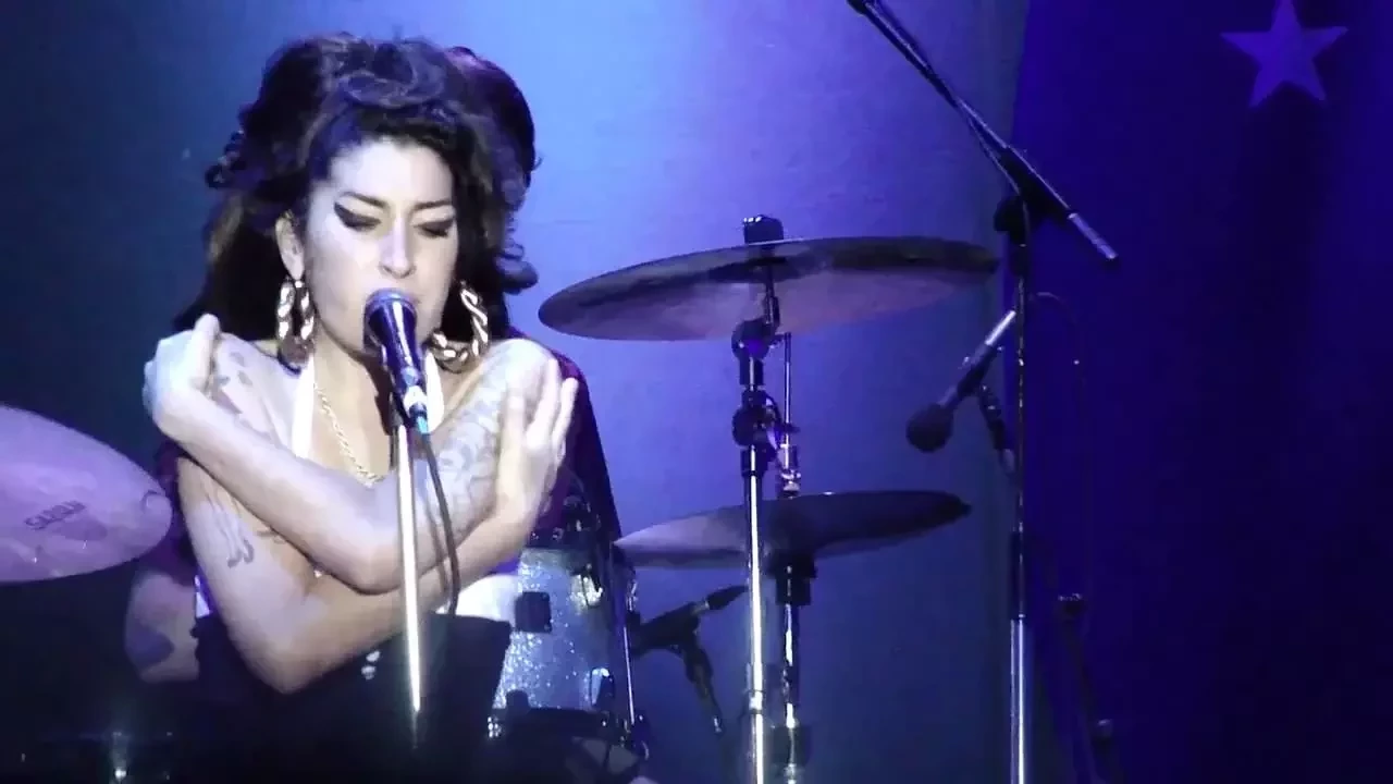8 anos sem Amy Winehouse: 15 fatos sobre a cantora que você não sabia - imagem 1461