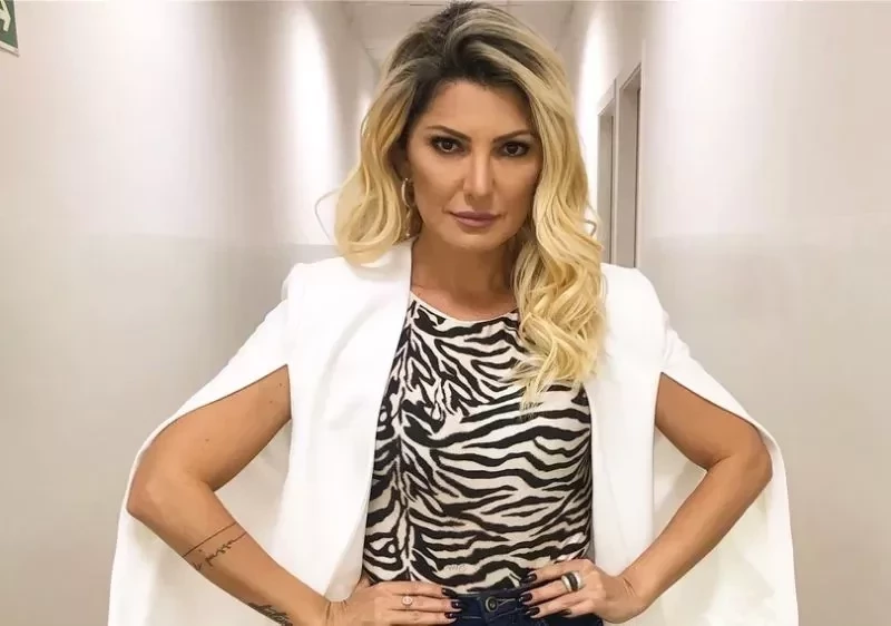 Do lixo ao luxo: Veja os famosos que já moraram na rua - imagem 1403