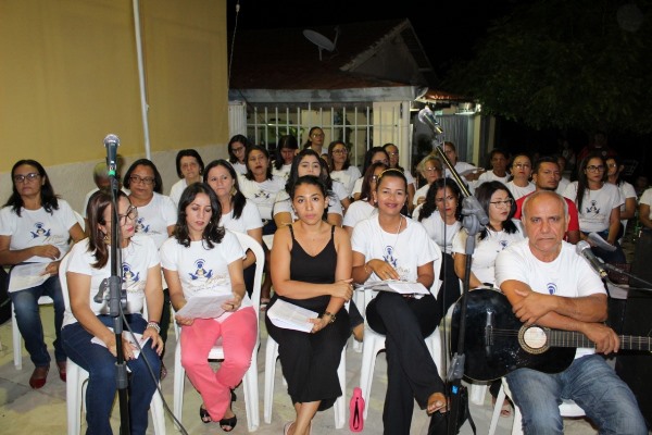 Fiéis participaram da segunda noite de novena a Santo Inácio de Loyola, na noite dessa terça-feira - Imagem 21