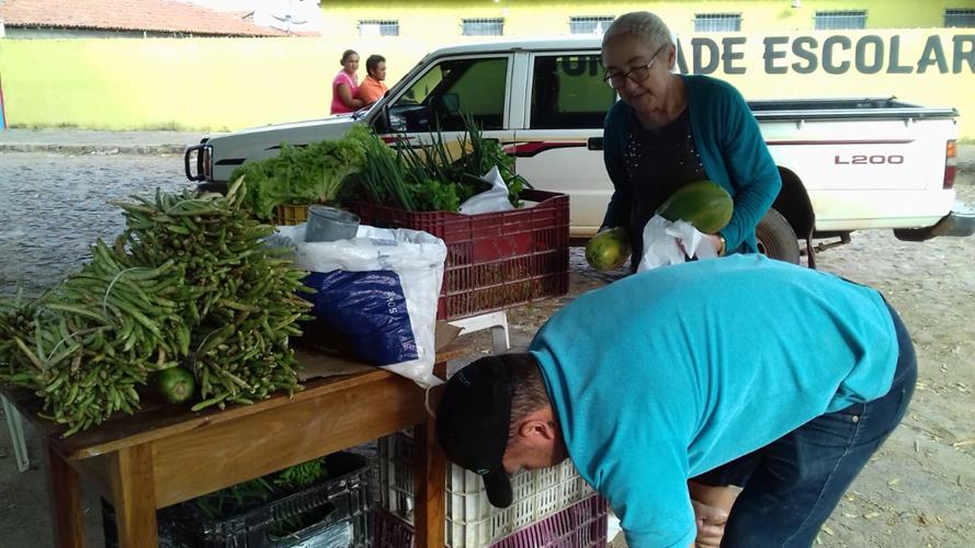 Público prestigia comprando produtos na Feira Sabores e Saberes  - Imagem 12