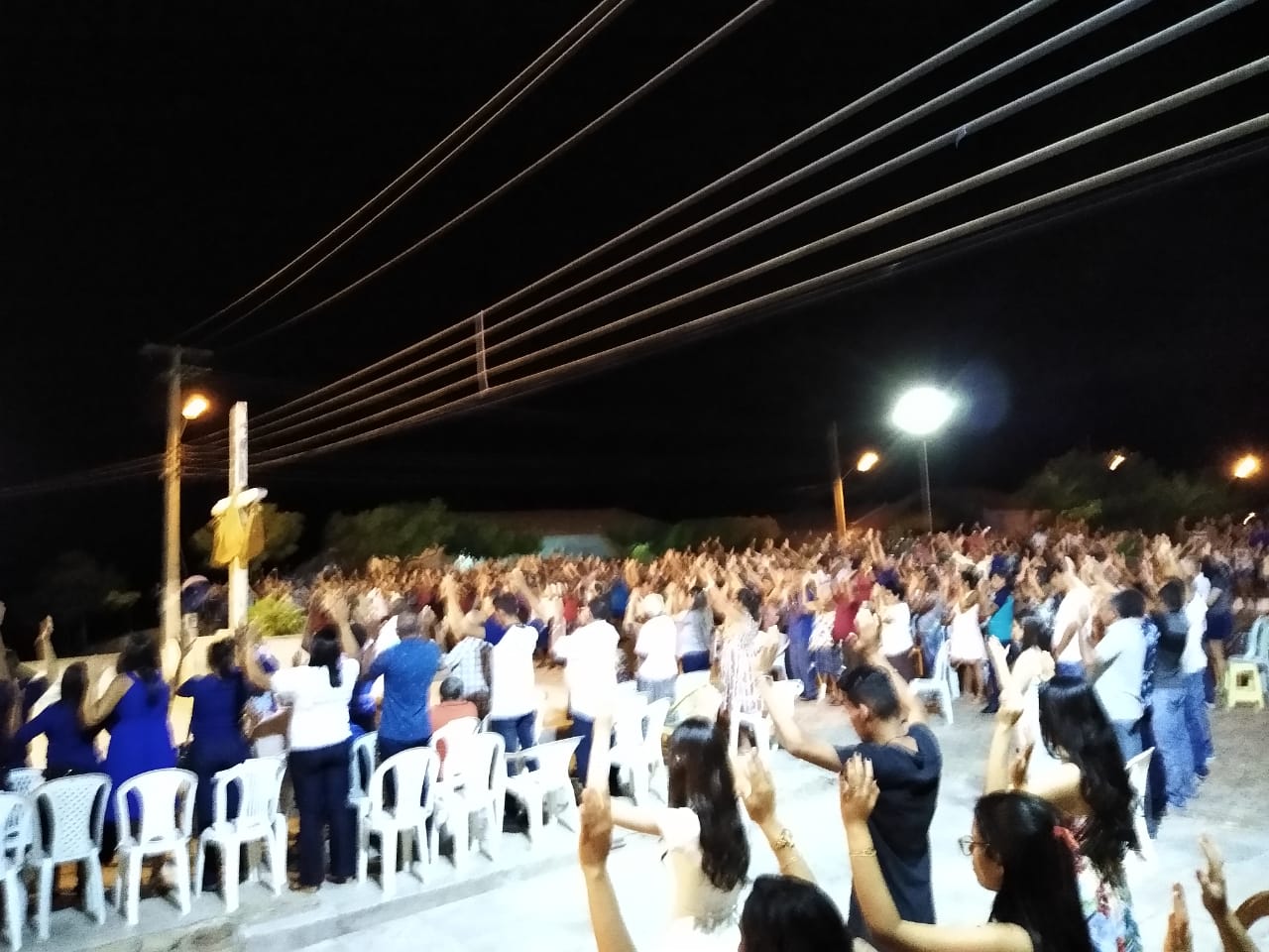 Fiéis participaram da segunda noite de novena a Santo Inácio de Loyola, na noite dessa terça-feira - Imagem 1