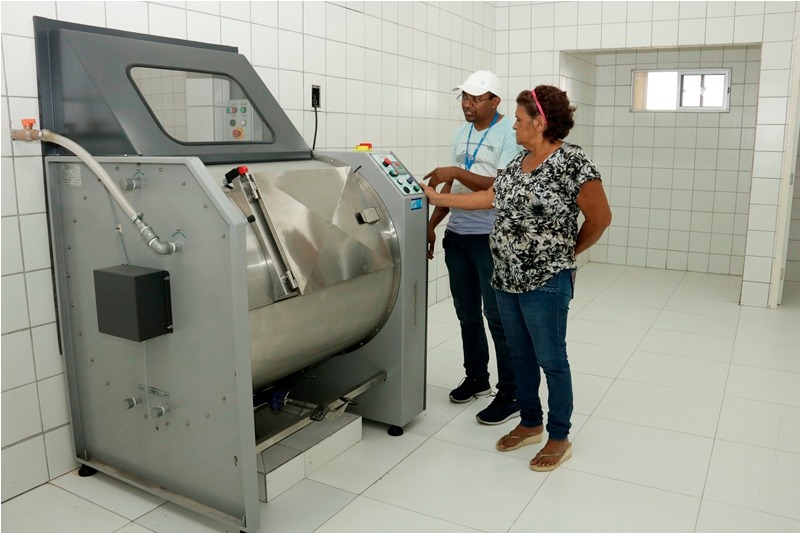 Equipe do Hospital Água Branca participa de treinamento para utilizar equipamentos da lavanderia - Imagem 2