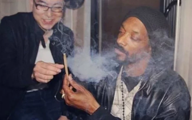 Confira algumas celebridades que já foram flagradas usando drogas - imagem 1842