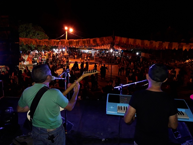 São João do bairro Codó junta multidão em Dom Expedito Lopes confira os vídeos.  - Imagem 12
