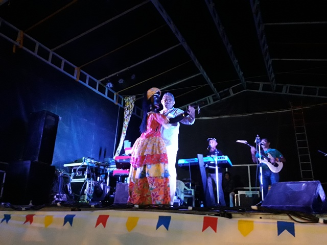 São João do bairro Codó junta multidão em Dom Expedito Lopes confira os vídeos.  - Imagem 8