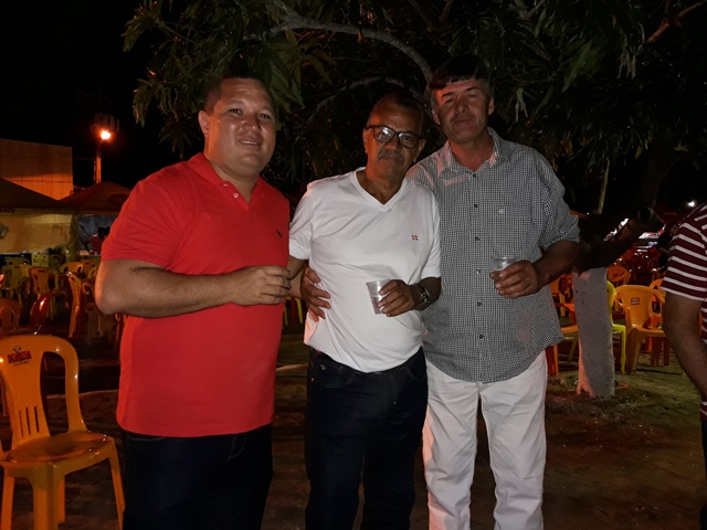 São João do bairro Codó junta multidão em Dom Expedito Lopes confira os vídeos.  - Imagem 39