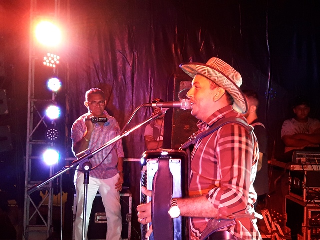 São João do bairro Codó junta multidão em Dom Expedito Lopes confira os vídeos.  - Imagem 60