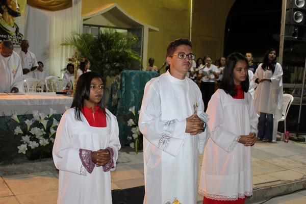 Fiéis lotam patamar da igreja na última noite de novena e missa a Santo Inácio de Loyola  - Imagem 19