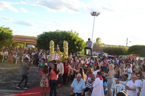 Milhares de fiéis participaram da missa solene a Santo Inácio de Loyola  - Imagem 17