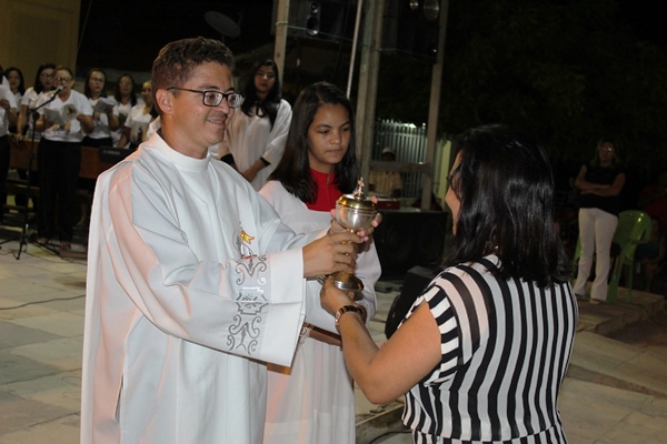 Fiéis lotam patamar da igreja na última noite de novena e missa a Santo Inácio de Loyola  - Imagem 22