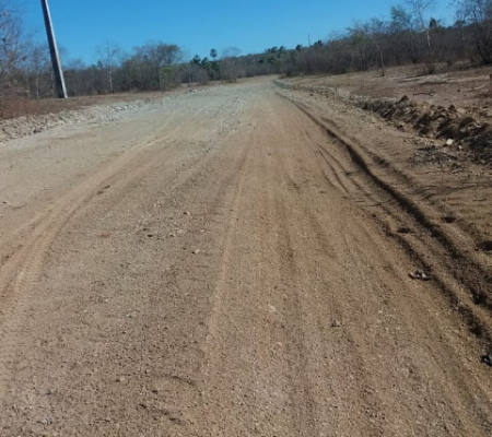 Prefeito Ananias André recupera estrada da localidade São José dos Bodes