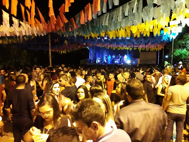 2º Dia do São João do Bairro Codó em Dom Expedito Lopes confira os vídeos. “Multidão prestigia o evento” - Imagem 20
