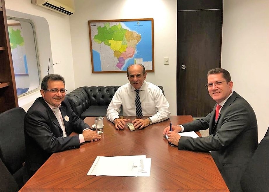 Prefeito Genival Bezerra tem audiência com senador Marcelo Castro, em Brasília - Imagem 1