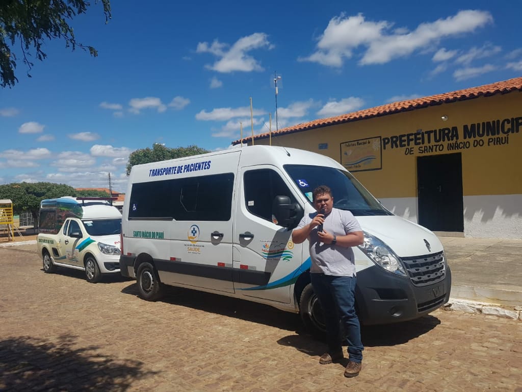 Prefeitura de Santo Inácio recebe Van para a secretaria de saúde - Imagem 3