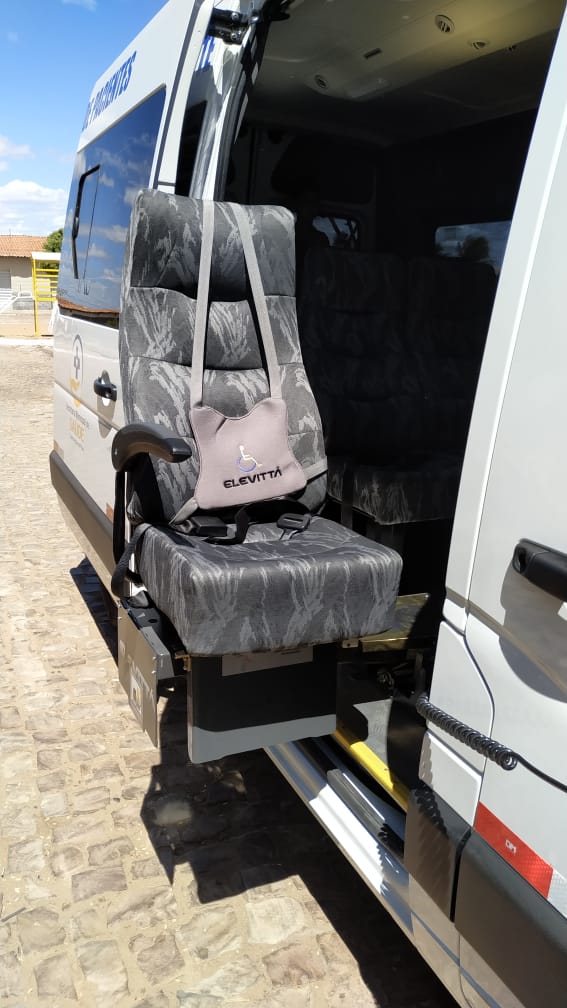 Prefeitura de Santo Inácio recebe Van para a secretaria de saúde - Imagem 2