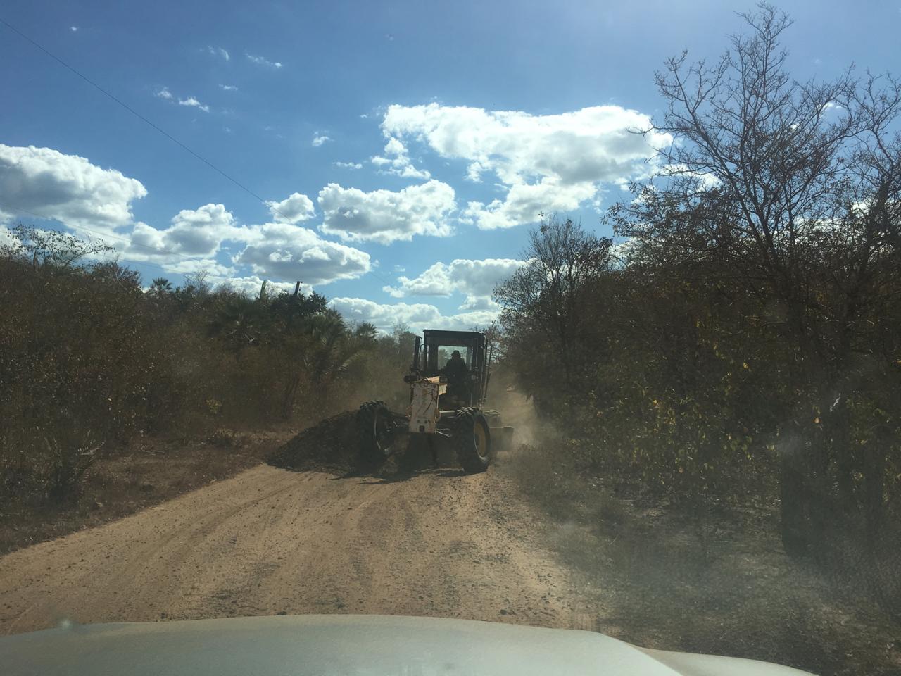 Prefeito Antonio Neto visita obra de recuperação de estradas - Imagem 1