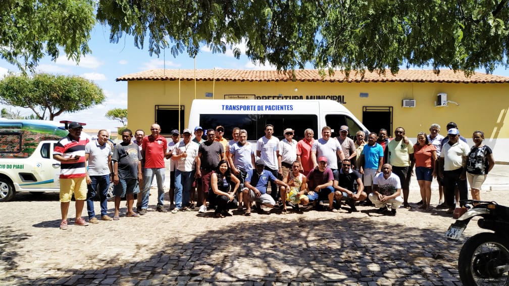 Prefeitura de Santo Inácio recebe Van para a secretaria de saúde - Imagem 6