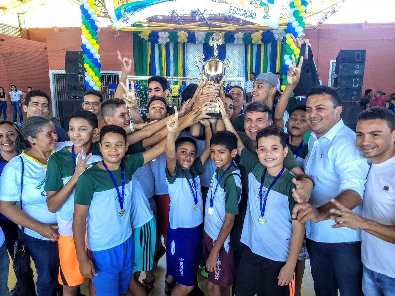 Prefeito João Luiz e Secretaria Norma Suely encerram com chave de ouro Olimpíada Escolar 