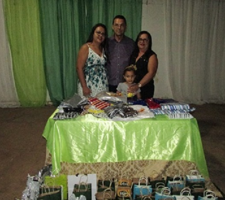 Prefeito Ananias André homenageia pais sanjoenses