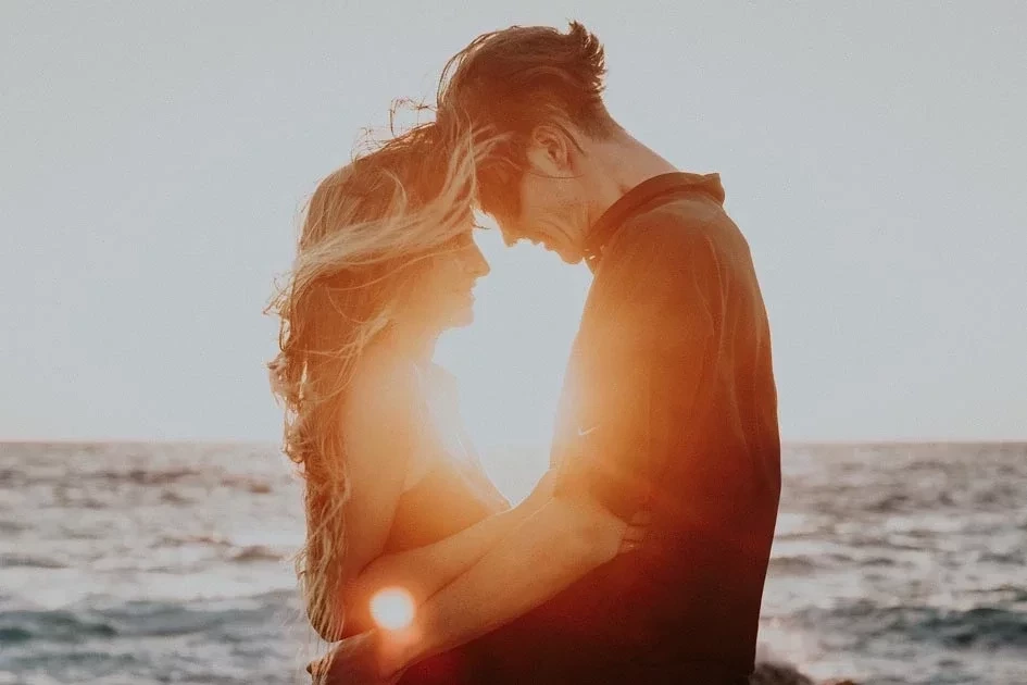 Veja os 5 signos do zodíaco que são mais intensos no relacionamento - imagem 3455