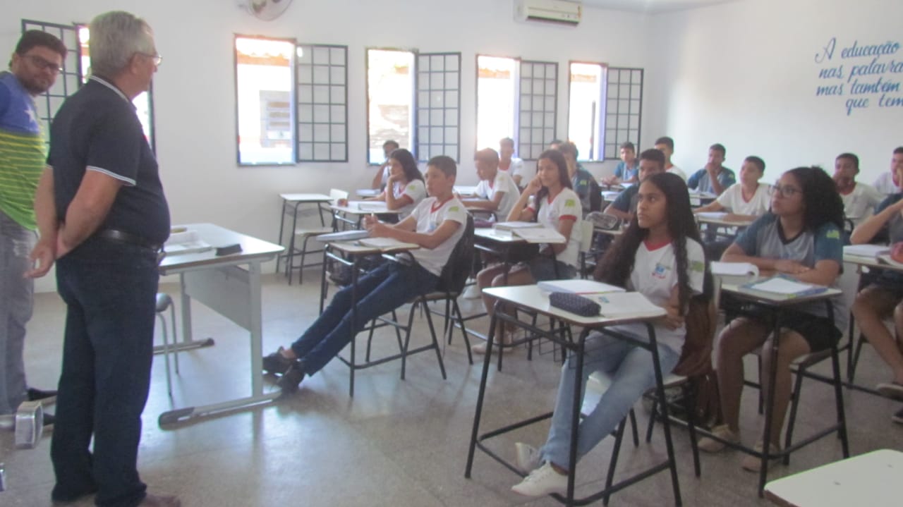 Mais uma comunidade que recebe sua escola reformada - Imagem 1