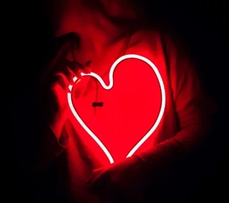 Descubra os signos do zodíaco que estão com sorte para romances