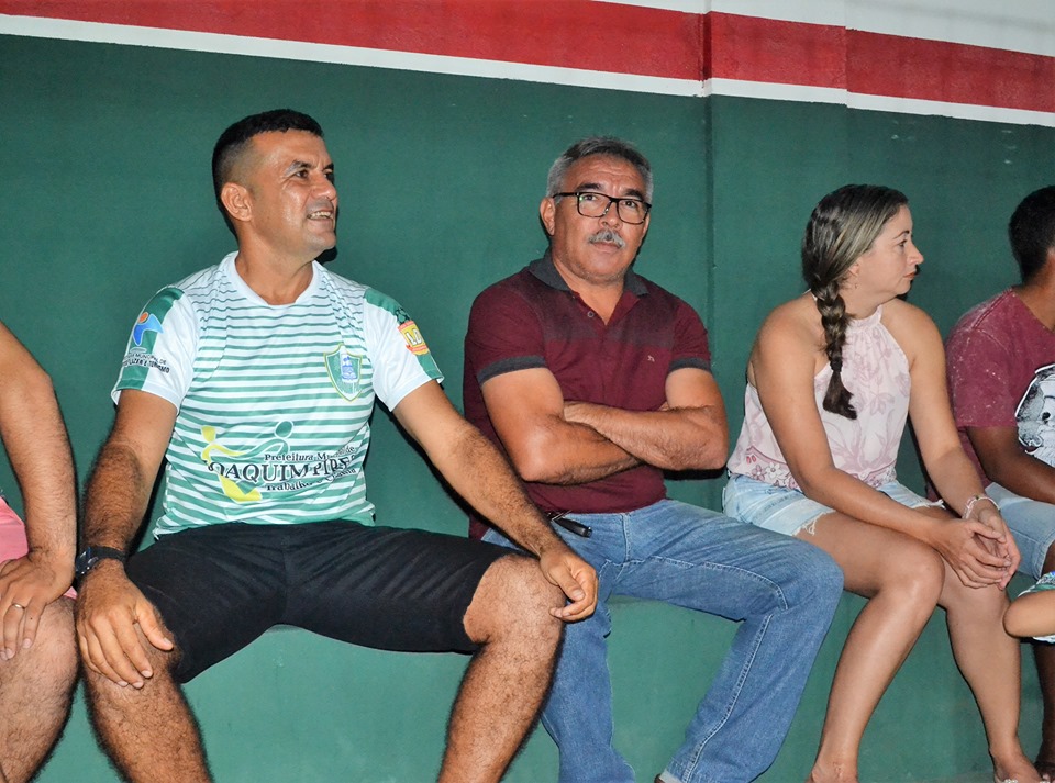 Prefeito Genival Bezerra prestigia a classificação da seleção municipal de futsal - Imagem 24