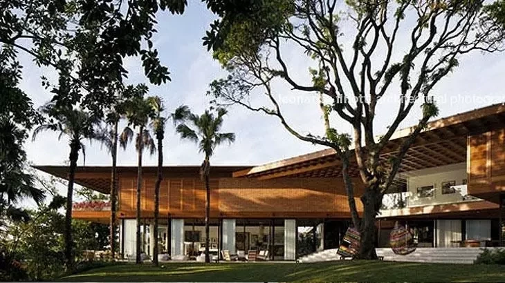 Conheça as mansões milionárias dos grandes apresentadores da TV  - imagem 4019