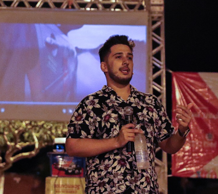 Projeto Cine Boa Praça exibe documentário de Tio Francisco em Uruçuí-Piauí 