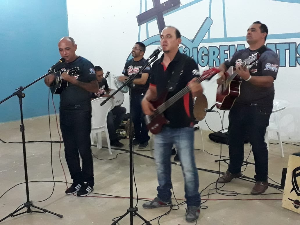 Noite de louvores encerra mês da Juventude Batista em Santo Inácio - Imagem 12