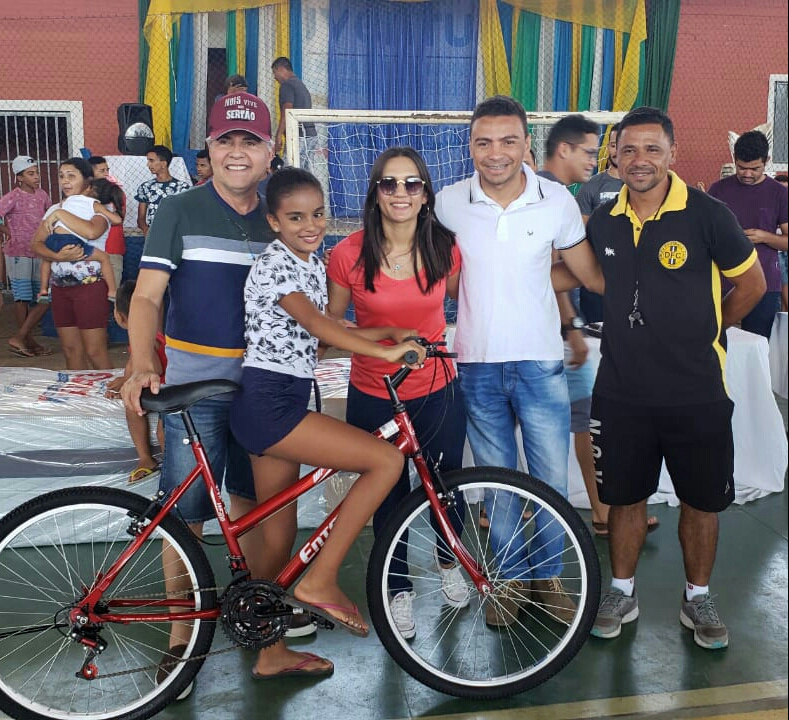 Final de campeonato de futsal conta com a presença do prefeito João Luiz - Imagem 11