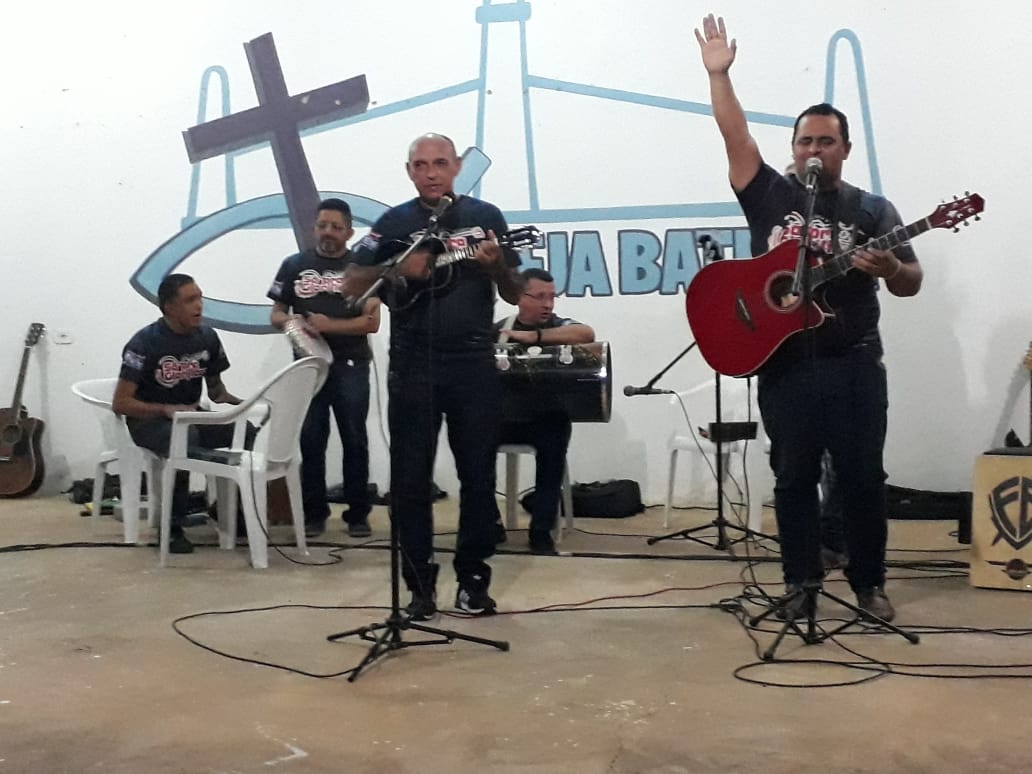 Noite de louvores encerra mês da Juventude Batista em Santo Inácio - Imagem 16