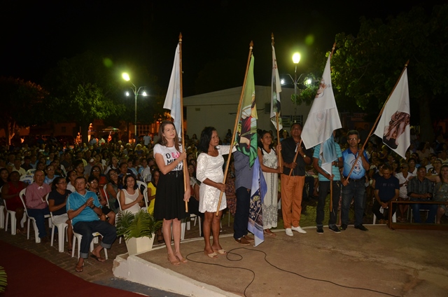 Multidão prestigia Missa Solene em Honra de Nossa Senhora do Perpétuo Socorro - Imagem 27